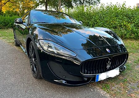 Maserati GranTurismo 4.7 V8 Sport NAVI BOSE GRA SHZ PDC