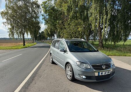 VW Touran Volkswagen 2.0 TDI 125 kW DSG 7 Sitzer Highline