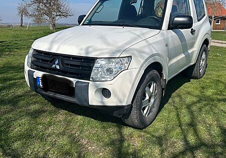 Mitsubishi Pajero 3,2 DI-D 4WD -