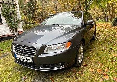 Volvo S80 3.2 Geartronic 8-fach bereift auf LMF