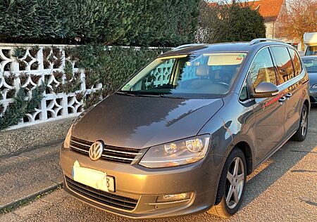 VW Sharan Volkswagen 2.0 TDI SCR DSG BMT Highline Highline