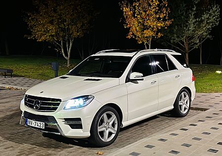 Mercedes-Benz ML 350 BlueTEC 4MATIC Edition 1