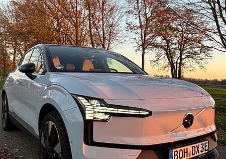 Volvo EX30 Twin Motor Performance AWD Ultra Ultra