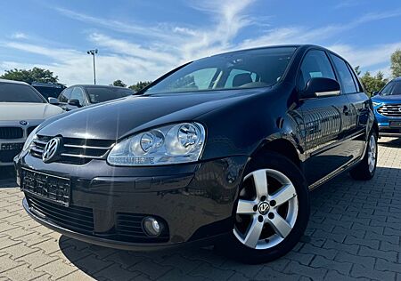 VW Golf Volkswagen V Lim. United