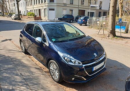 Peugeot 208 1.2 Allure PureTech 110 EAT6 S & S Allure