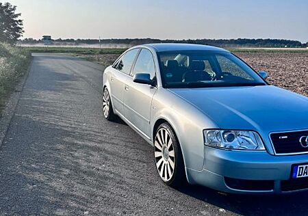 Audi A6 2.4 -