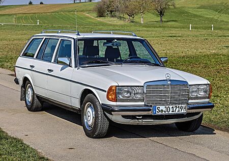 Mercedes-Benz 300 TD Turbodiesel, CH Erstauslieferung