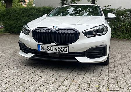 BMW 118i Benzin Werksgarantie bis 12.2025