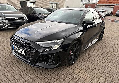 Audi RS3 Sportback Pano Head Up Keramik Matrix ACC