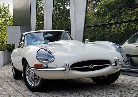Jaguar E-Type FHC 1965 MATCHING NUMBERS
