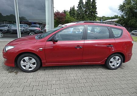 Hyundai i30 CW 1.4 *ERST 59 Tkm*KLIMA*8XBEREIFT*NEU TÜV*