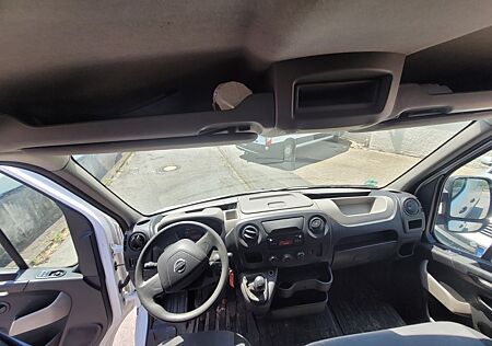 Nissan NV400