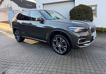BMW X5 xDrive30d AHK/STANDH/ACC/HUD/LUFTF Top gepf.