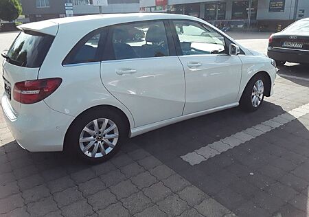 Mercedes-Benz B 180 DCT - 7 - GANG AUTOMATIK