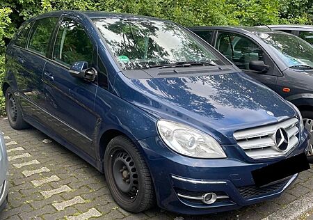 Mercedes-Benz B 200 - Gepflegtes Fahrzeug noch angemeldet