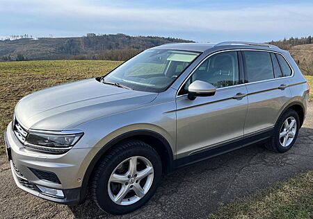 VW Tiguan Volkswagen 2.0 TDI SCR 140kW DSG 4MOTION Highlin...