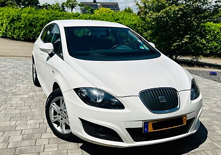 Seat Leon 1.6 TDI CR 77kW Viele Sachen NEU !!
