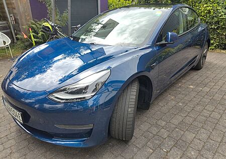 Tesla Model 3 Langstreckenbatterie - Allradantrieb...
