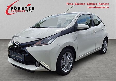 Toyota Aygo (X) -play Team D *KAMERA*BLUETOOTH*