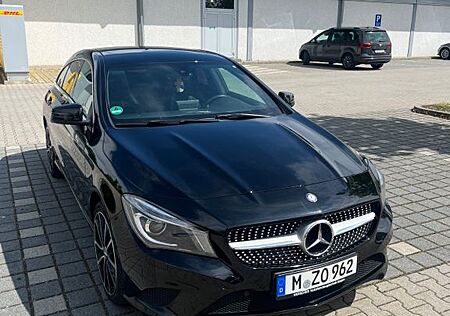 Mercedes-Benz CLA 220 Shooting Brake CLA 220 d DCT Urban S...