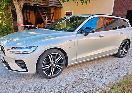 Volvo V60 T8 R-Design Twin Engine AWD Polestar 298 KW