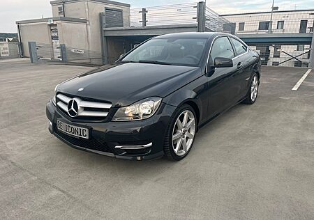 Mercedes-Benz C 250 CGI Coupé AMG-SPORTPAKET/VOLLLEDER/NAVI/SH