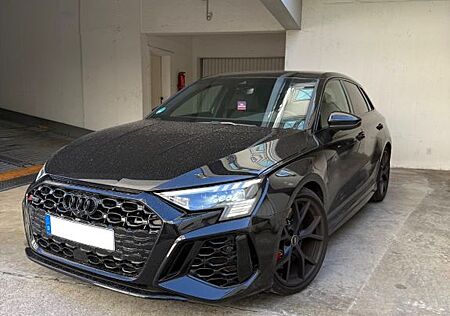 Audi RS3 2.5 TFSI S tronic Performance 290 km/h