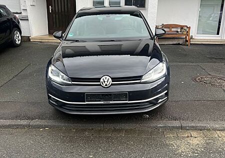 VW Golf Volkswagen 2.0 TDI Facelift R-Line