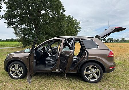 VW Touareg Volkswagen 3.0 V6 TDI Tiptr Exclusive BMot Tech...