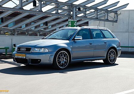 Audi RS4 2.7 quattro Bose, TV