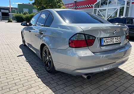 BMW 320i -