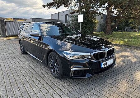 BMW M550d xDrive*AHK*Adapt.LED*360°Kam*Harman/kardon