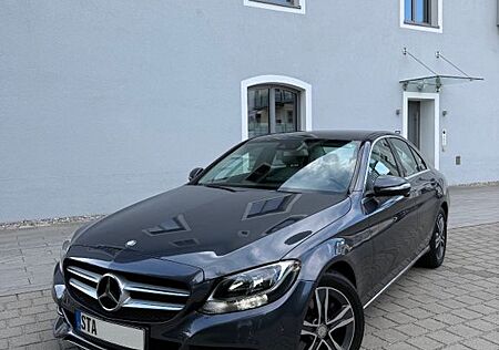 Mercedes-Benz C 220 BlueTEC AUTOM*NAVI*LEDER*ALU17*TEMP*PDC*