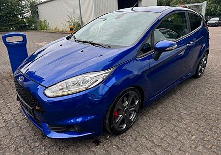 Ford Fiesta ST RECARO BLUETOOTH KLIMA LED