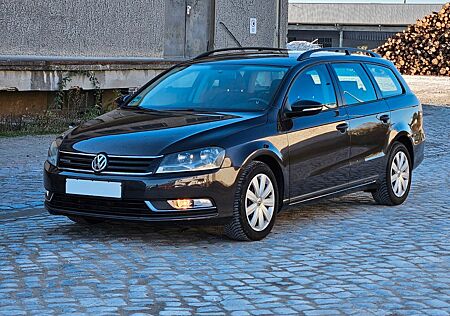 VW Passat Variant Volkswagen 1.6 TDI SHZ/PDC/KLIMA/FREISPRECH.