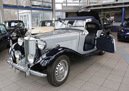 MG TD blau silber Linkslenker