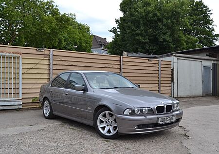 BMW 520i Lifestyle*1.HAND*XENON*LEDER*S.DACH*SHZ*
