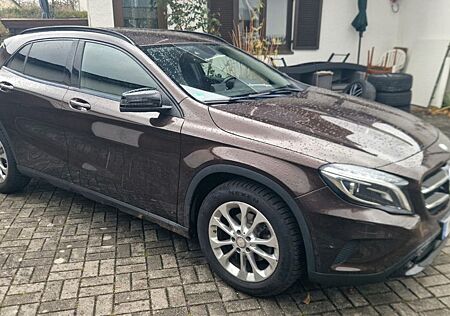 Mercedes-Benz GLA 200 Urban TÜV neu