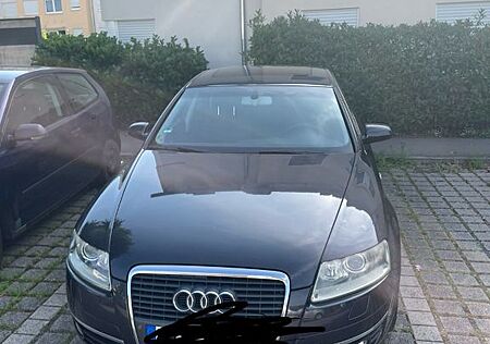 Audi A6 2.4 -