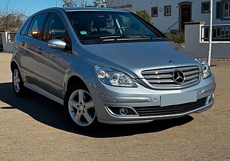 Mercedes-Benz B 170 Autotronic SHZ TÜV & Inspekt. NEU!