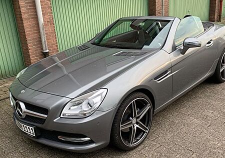 Mercedes-Benz SLK 200 BlueEFFICIENCY -