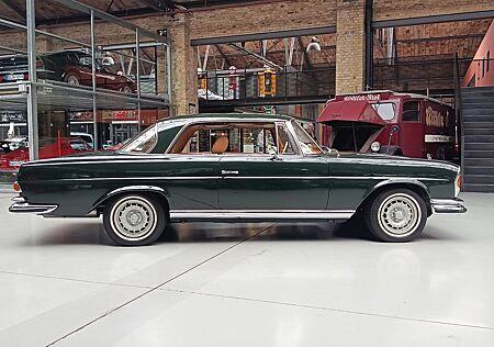 Mercedes-Benz 280 SE 3.5l Flachkühler-Coupé - Top!