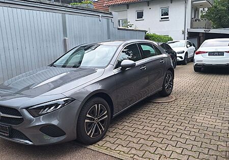 Mercedes-Benz A 250 gebraucht kaufen Mercedes-Benz A 250 e DCT Kamera Led Sitzh. Parkasit. Navi