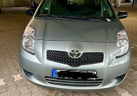 Toyota Yaris 1,0-l-VVT-i Cool Cool