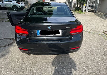 BMW 218i Coupé Advantage