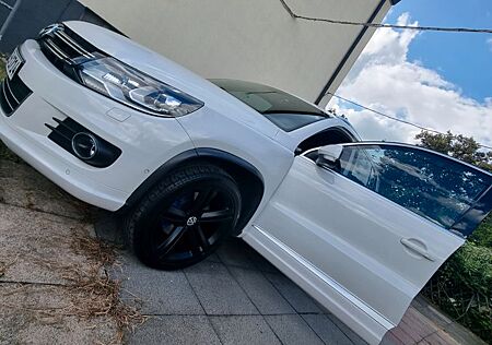 VW Tiguan Volkswagen 2.0 TDI DSG 4MOTION R-Line