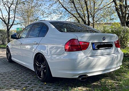 BMW 320i -