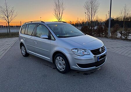 VW Touran Volkswagen 1.9 TDI DPF Trendline