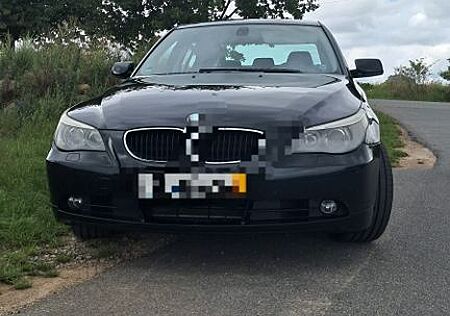 BMW 525i A -
