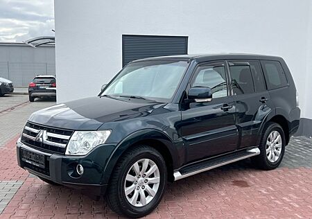 Mitsubishi Pajero 3.2 DI-D Intense*XENON*AHK*SHZ*3,5T*